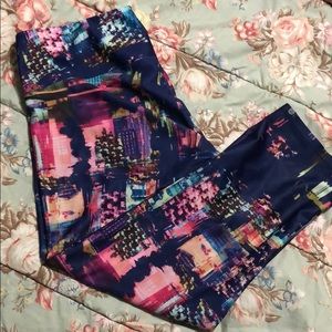 Onzie Chicago city lights legging